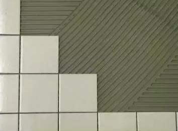 厚涂厚刷，会咋样？瓷砖胶不宜厚贴 防水涂料不宜单遍厚刷 